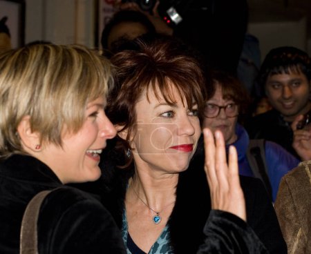 Foto de LONDRES - 15 DE NOVIEMBRE: Caprice Bourret llega para la Noche de Prensa "Buscando Desesperadamente a Susan" en el Teatro Novello el 15 de noviembre de 2007 en Londres. - Imagen libre de derechos