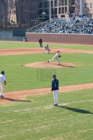 Foto de "University of North Carolina Baseball ". Concepto de juego de béisbol - Imagen libre de derechos