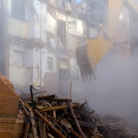 Foto de Demolición del antiguo edificio - Imagen libre de derechos