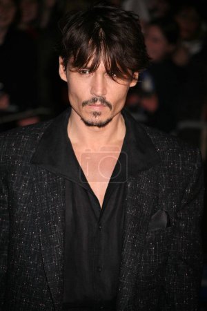 Téléchargez les photos : Johnny Depp. Arrivée à la première européenne de 'Sweeney Todd' à l'Odeon Leicester Square le 10 janvier 2008 à Londres, Royaume-Uni - en image libre de droit
