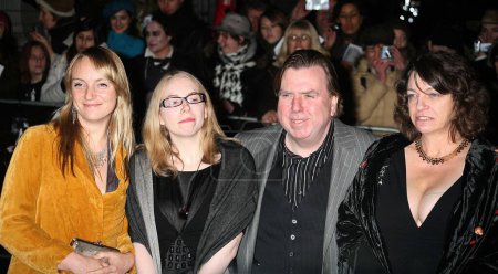 Téléchargez les photos : Timothy Spall. Arrivée à la première européenne de 'Sweeney Todd' à l'Odeon Leicester Square le 10 janvier 2008 à Londres, Royaume-Uni - en image libre de droit