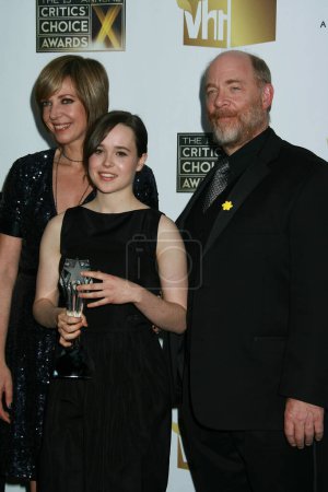 Photo for SANTA MONICA, CA - JANUARY 07: Actress Allison Janney, actress Ellen Page and actor J.K. Simmons at the 13th ANNUAL CRITICS' CHOICE AWARDS at the Santa Monica Civic Auditorium on January 7, 2008 in Santa Monica, California. - Royalty Free Image