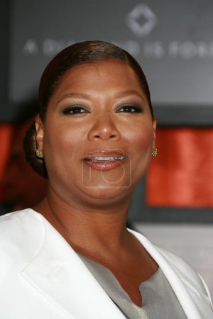 Photo for Actress Queen Latifah arrives at the 13th ANNUAL CRITICS' CHOICE AWARDS at the Santa Monica Civic Auditorium on January 7, 2008 in Santa Monica, California. - Royalty Free Image
