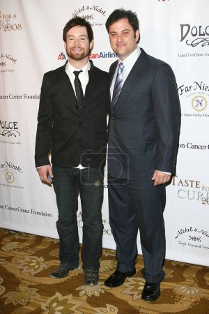 Foto de David Cook y Jimmy Kimmel asisten a la recaudación de fondos TASTE FOR A CURE para la Fundación Jonsson Cancer Center el 21 de junio de 2008 en el Beverly Wilshire Hotel en Beverly Hills, California. - Imagen libre de derechos