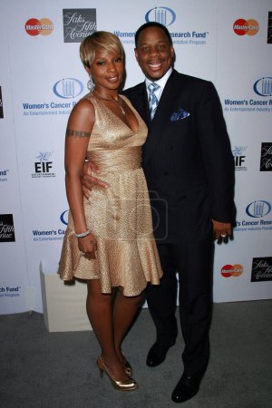 Photo for Mary J. Blige and  Kendu Isaacs at saks fifth avenue unforgettable evening - Royalty Free Image