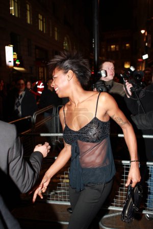 Téléchargez les photos : Sonique à la soirée Kylies Brit Award - en image libre de droit