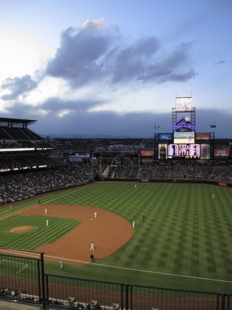 Foto de "Coors Field Colorado Rockies "(en inglés). Concepto de juego de béisbol - Imagen libre de derechos