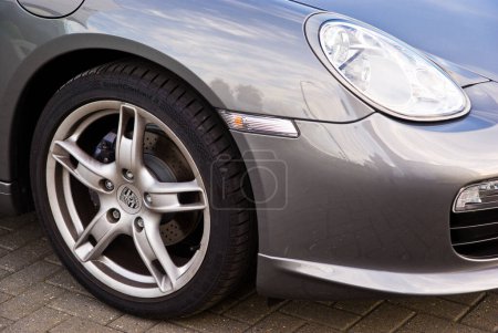 Foto de Porsche gris. primer plano vista detallada - Imagen libre de derechos