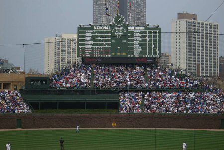 Téléchargez les photos : "Wrigley Field - Chicago Cubs ". Concept de jeu de baseball - en image libre de droit