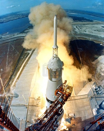 Téléchargez les photos : Lancement de la fusée Apollo 11 - en image libre de droit