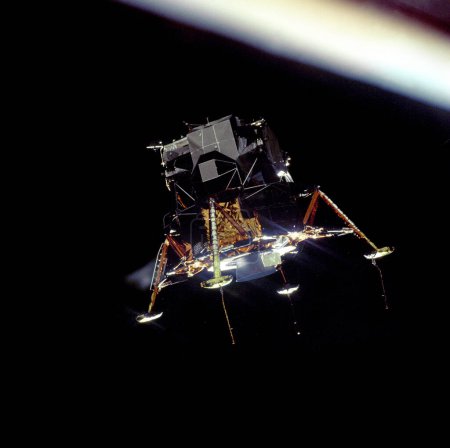 Foto de Águila en órbita lunar - Imagen libre de derechos