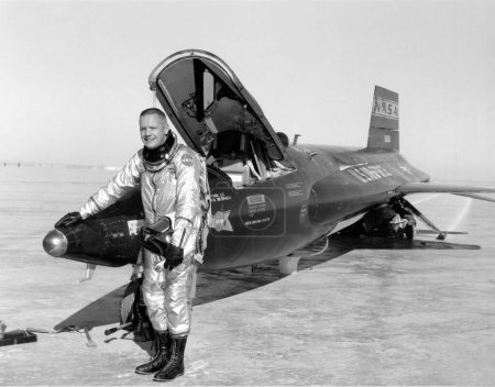 Foto de Piloto Neil Armstrong y X-15 - Imagen libre de derechos