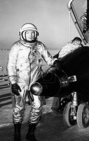 Foto de Piloto Neil Armstrong con X-15 - Imagen libre de derechos