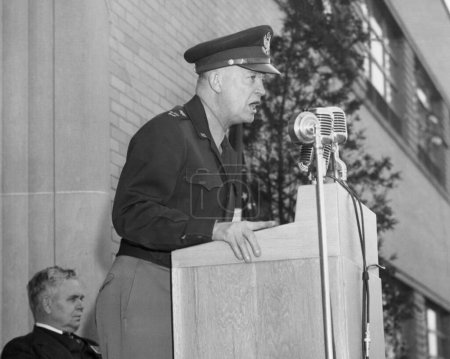 Téléchargez les photos : Le général Dwight D. Eisenhower de la GRC - en image libre de droit