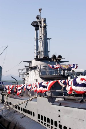 Téléchargez les photos : USS Pampanito navire dans le port - en image libre de droit