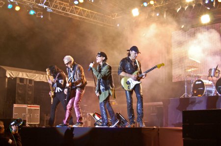 Téléchargez les photos : Scorpions en concert - en image libre de droit