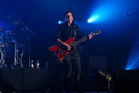 Foto de Banda de Simple Minds tocando en concierto - Imagen libre de derechos