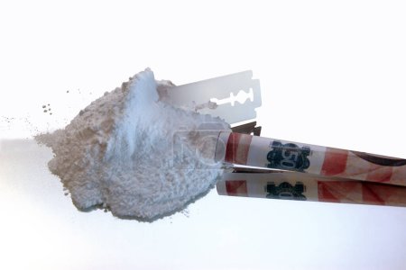 Foto de Drogas aisladas sobre fondo blanco - Imagen libre de derechos