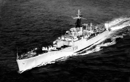 Téléchargez les photos : Vue du HMS Whitby 1961 - en image libre de droit