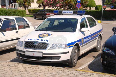Téléchargez les photos : Voiture de police en croatie - en image libre de droit