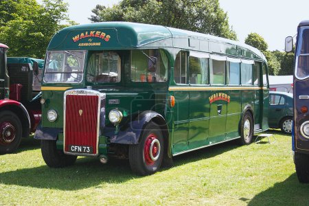 Foto de Verde vintage autobús de cerca - Imagen libre de derechos