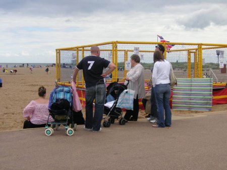 Foto de Familia en la playa - Imagen libre de derechos