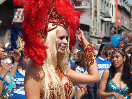 Téléchargez les photos : Copenhague Carnaval beaux participants - en image libre de droit