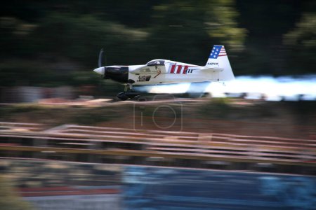 Foto de Avión americano volando en el aire - Imagen libre de derechos