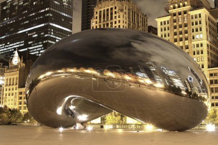 Téléchargez les photos : Haricot de Chicago la nuit - en image libre de droit