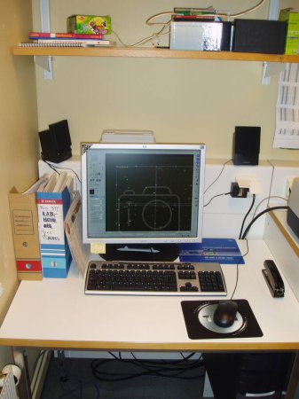 Foto de Laboratorio de trabajo con ordenador - Imagen libre de derechos