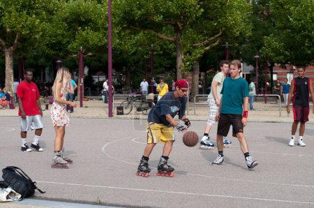 Foto de Street roller baloncesto juego - Imagen libre de derechos