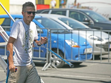 Téléchargez les photos : Valentino Rossi, qui au début du mois de juin en Italie Mugello GP a subi une fracture de la jambe est à l'essai sur Masaryk Circuit le 12 Juillet 2010, à Brno, République tchèque. - en image libre de droit