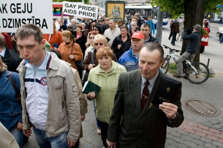 Foto de Manifestantes contra el orgullo de riga 2009 - Imagen libre de derechos