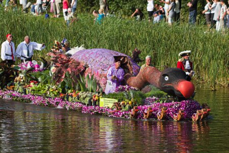 Foto de Westland Floating Flower Parade 2010, Países Bajos - Imagen libre de derechos