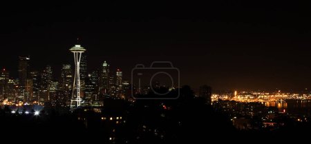 Foto de Vista nocturna de Seattle en Estados Unidos - Imagen libre de derechos
