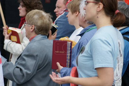 Téléchargez les photos : Warszaw, Pologne - 06 juin 2009 : Sainte Écriture - en image libre de droit