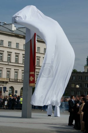 Photo for Warszaw, Poland - June 06, 2009: Cross in Pilsudzkiego square on the Cross devotion Pope John Paul II in the 20th anniversary of the Polish pope. - Royalty Free Image