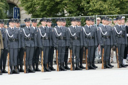 Téléchargez les photos : Armée polonaise. Soldats en uniforme - en image libre de droit