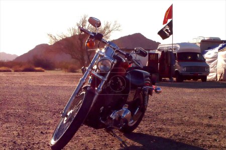 Téléchargez les photos : Classic Motorcycle on the street - en image libre de droit