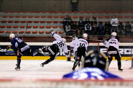Téléchargez les photos : Jokerit Helsinki vs TPS Turku - en image libre de droit