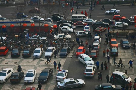 Téléchargez les photos : Une scène de rue d'une grande ville du Hebei en Chine - en image libre de droit