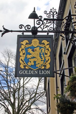 Téléchargez les photos : Golden Lion Pub Se connecter à Chester UK - en image libre de droit