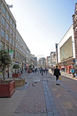 Téléchargez les photos : Shopping street à Liverpool, Royaume-Uni - en image libre de droit