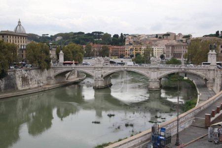 Foto de El puente en roma, Italia - Imagen libre de derechos