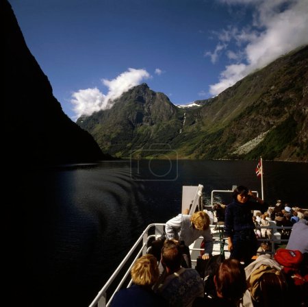 Téléchargez les photos : Fjord de Nerov vue panoramique - en image libre de droit