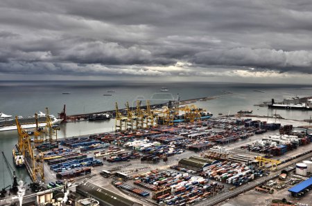 Téléchargez les photos : Vue aérienne du port de Barcelone - en image libre de droit