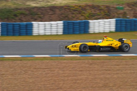 Foto de Fórmula Uno con coche y piloto en segundo plano - Imagen libre de derechos