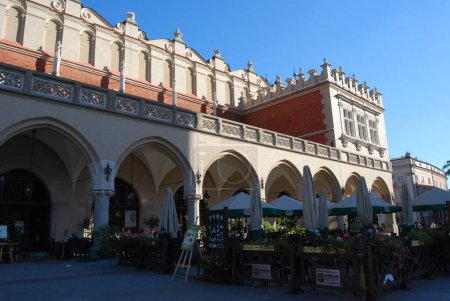 Foto de La plaza del mercado en krakov, lugar de viaje en el fondo - Imagen libre de derechos