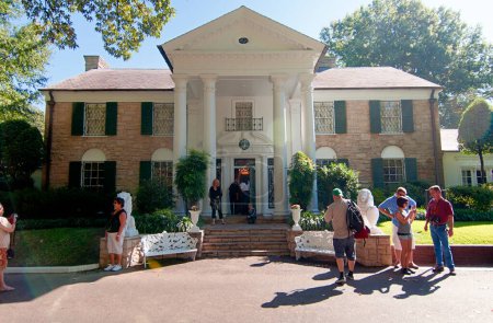 Téléchargez les photos : Graceland d'Elvis Presley, Memphis TN - en image libre de droit
