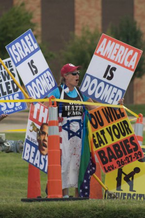 Foto de Vista de los demostradores antisemitas - Imagen libre de derechos
